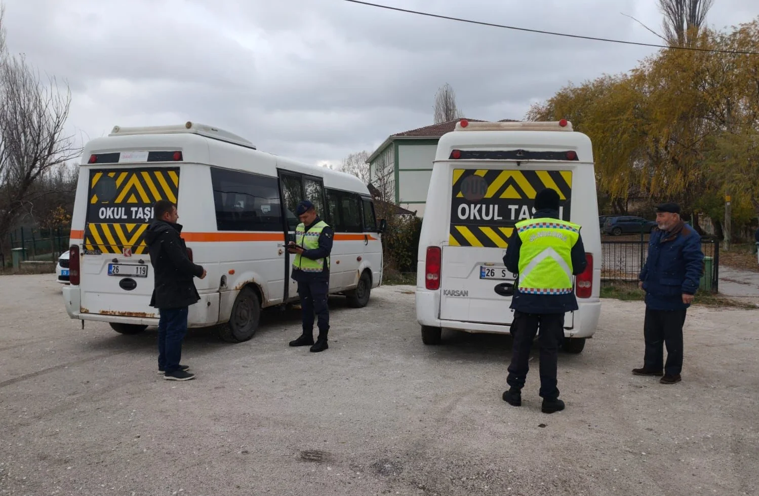 Eskişehir’de kusurlu servis araçlarının sürücülerine ceza uygulandı!