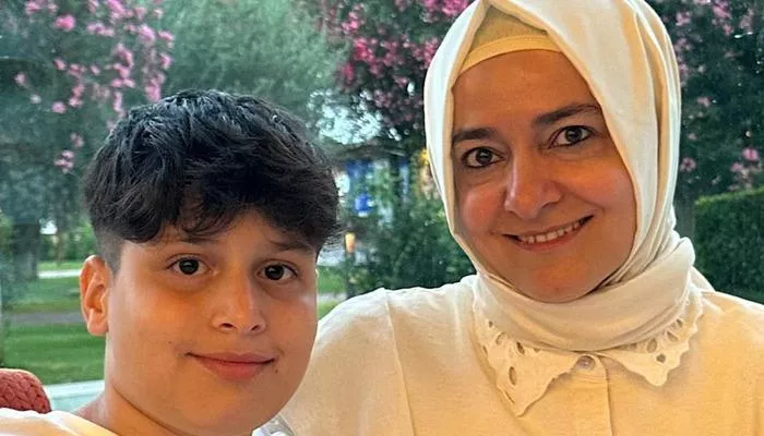 AK Parti Genel Başkan Yardımcısı Fatma Betül Sayan Kaya&#039;nın oğlu LGS&#039;de Türkiye 1.&#039;si oldu