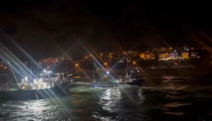 İstanbul Arnavutköy’de balıkçı teknesi karaya oturdu