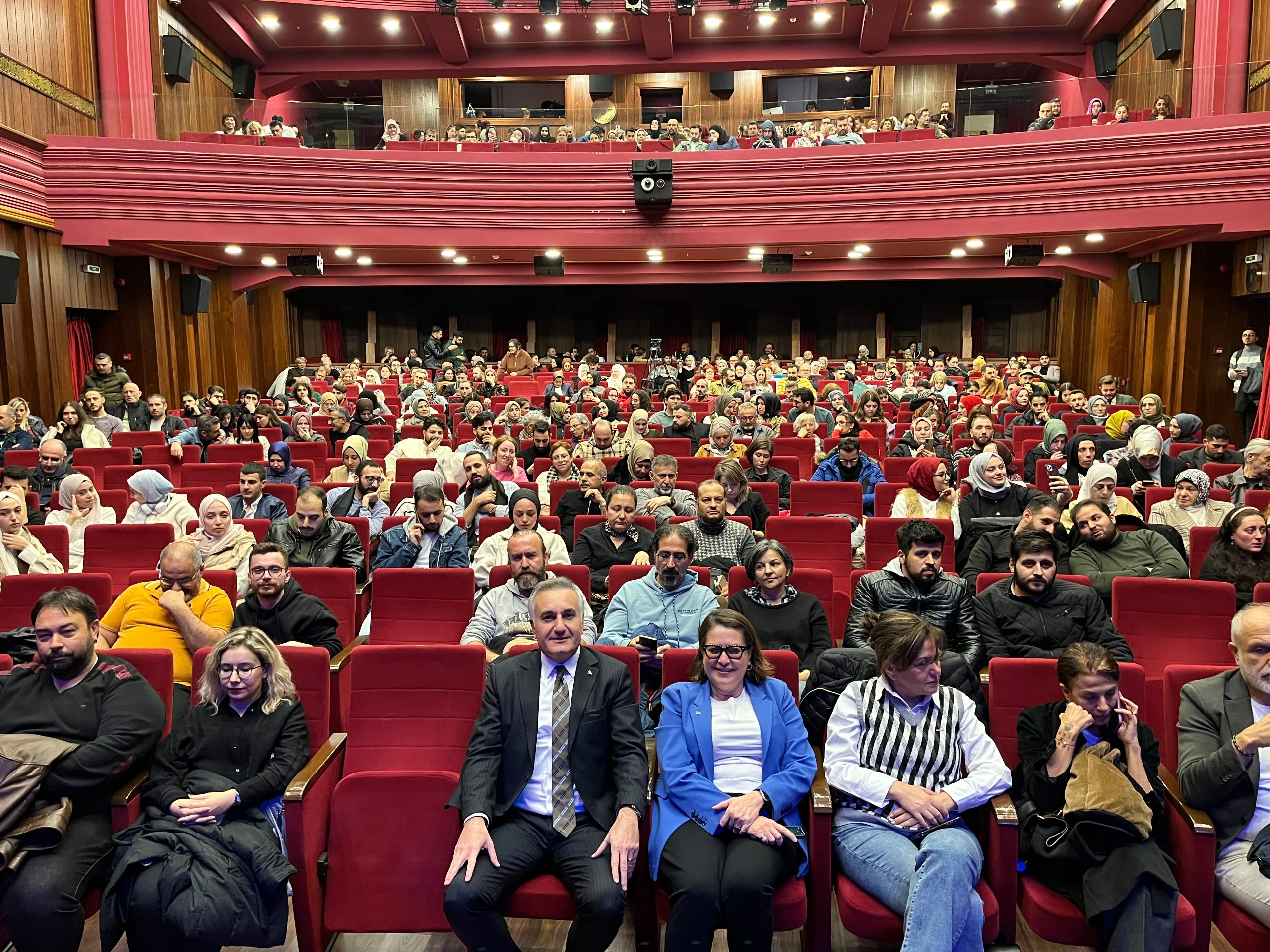 "Dünya Sesleri Bursa'da" konserleri Lena Chamamyan ile başladı