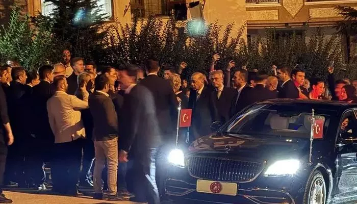 Cumhurbaşkanı Erdoğan, kazada hayatını kaybeden Betül&#039;ün ailesini ziyaret etti