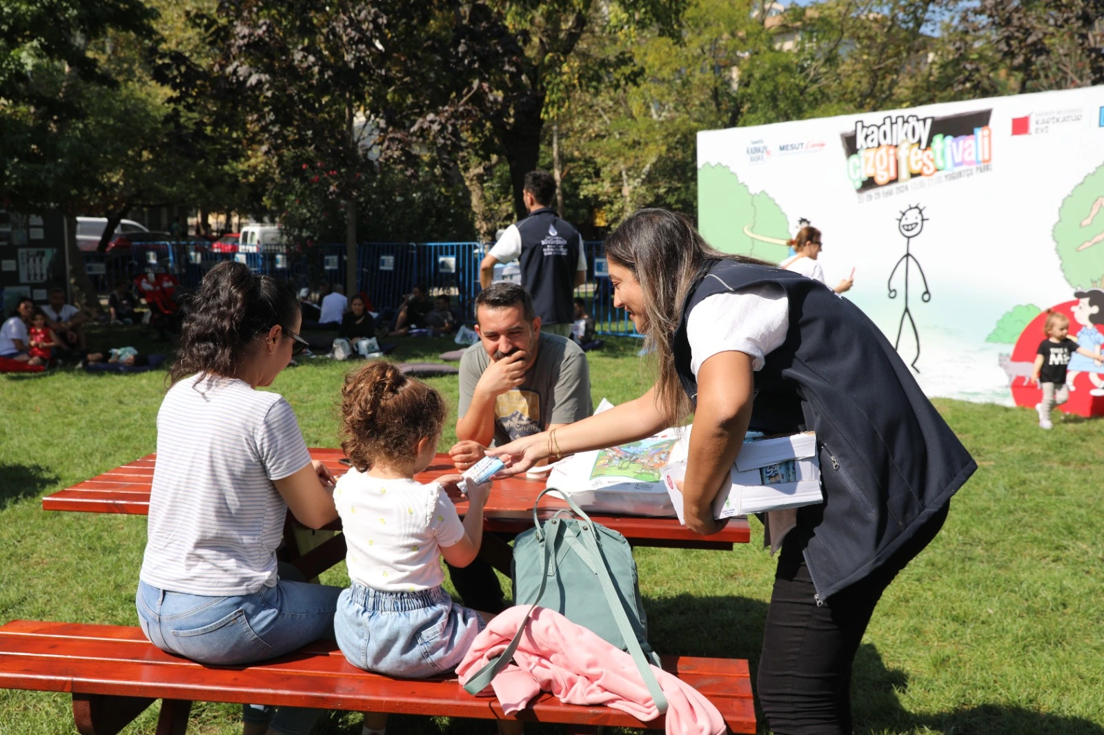 İBB, DÜNYA SÜT GÜNÜ’NDE 39 İLÇEDE 70.038 PAKET SÜT DAĞITTI