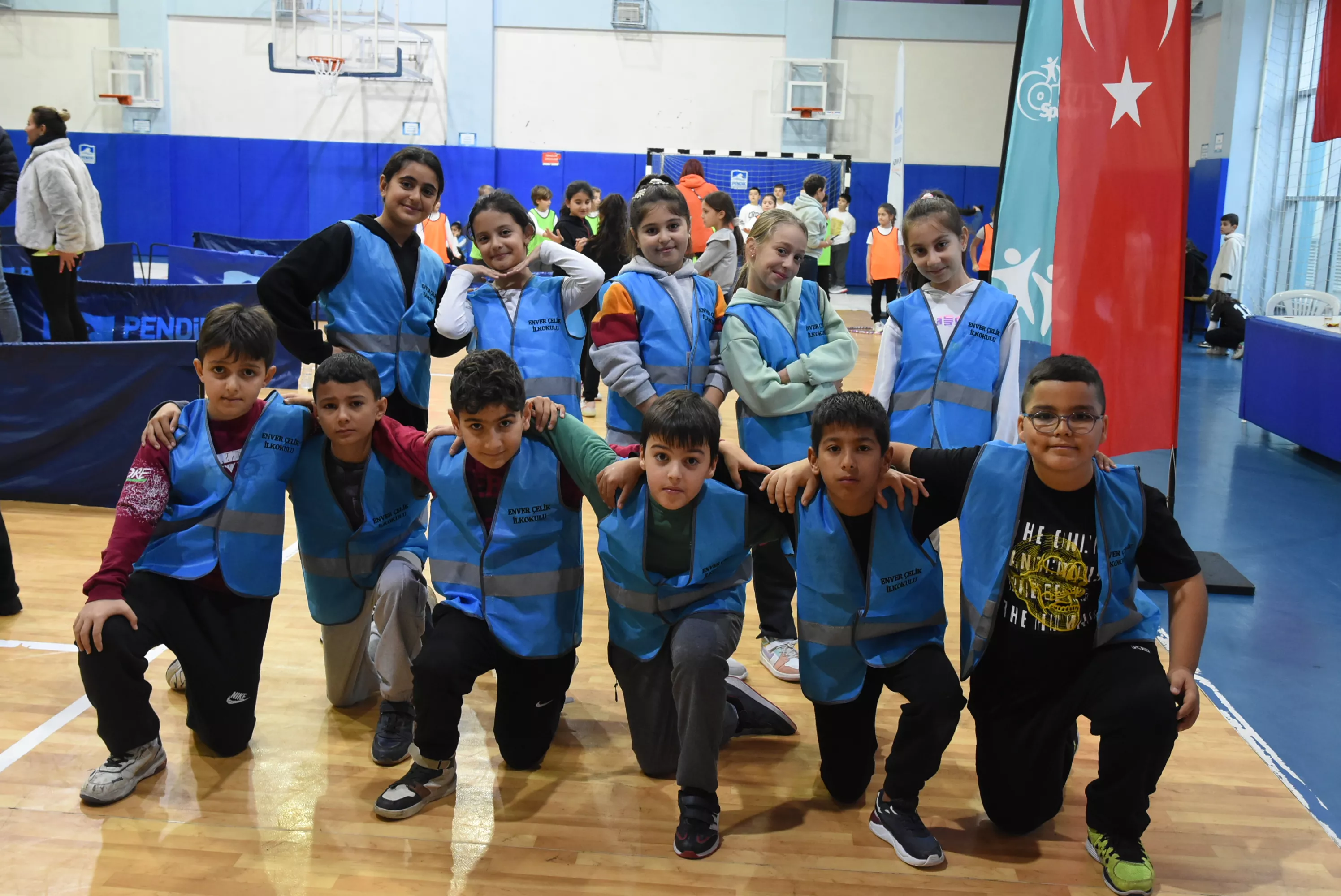 Pendik Belediyesi tarafından düzenlenen Pendik Okul Sporları İlkokul Fiziksel Etkinlikler (İFET) Yarışları büyük heyecana sahne oldu. 