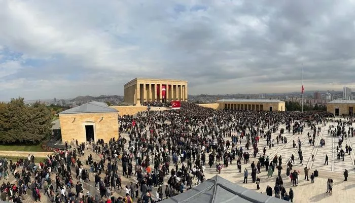 10 Kasım&#039;da Anıtkabir&#039;i 1 milyon 92 bin kişi ziyaret etti