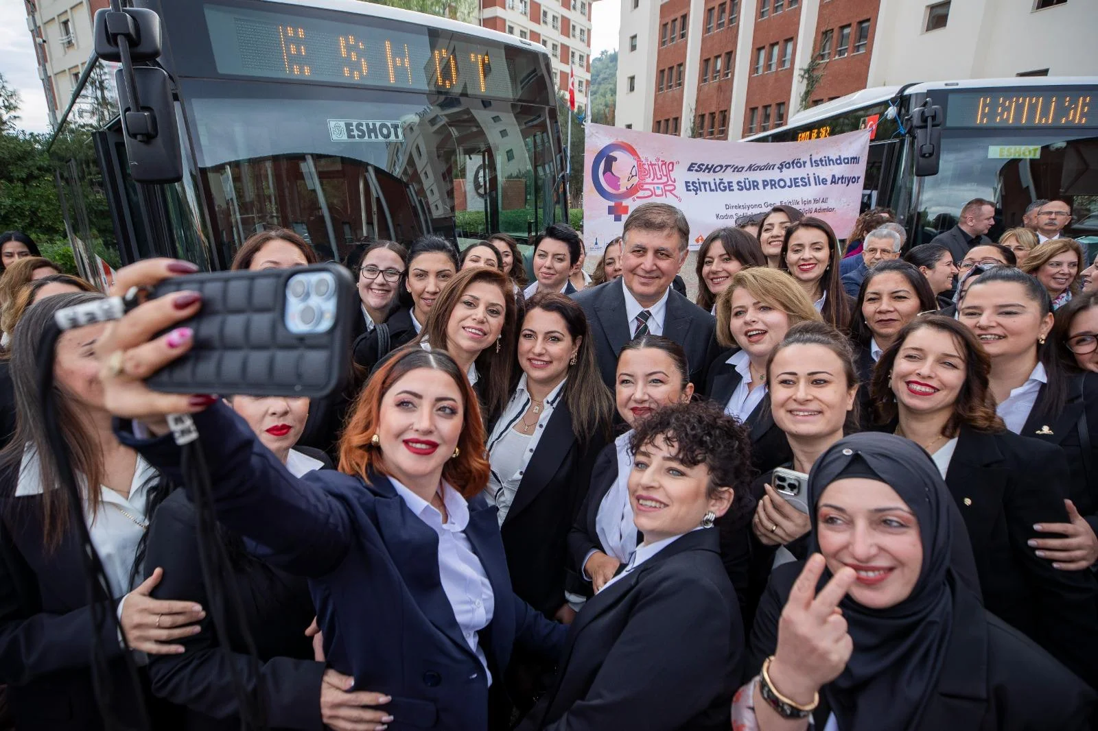 ESHOT'un "Eşitliğe Sür" projesinde Farkındalık Eğitimleri başladı