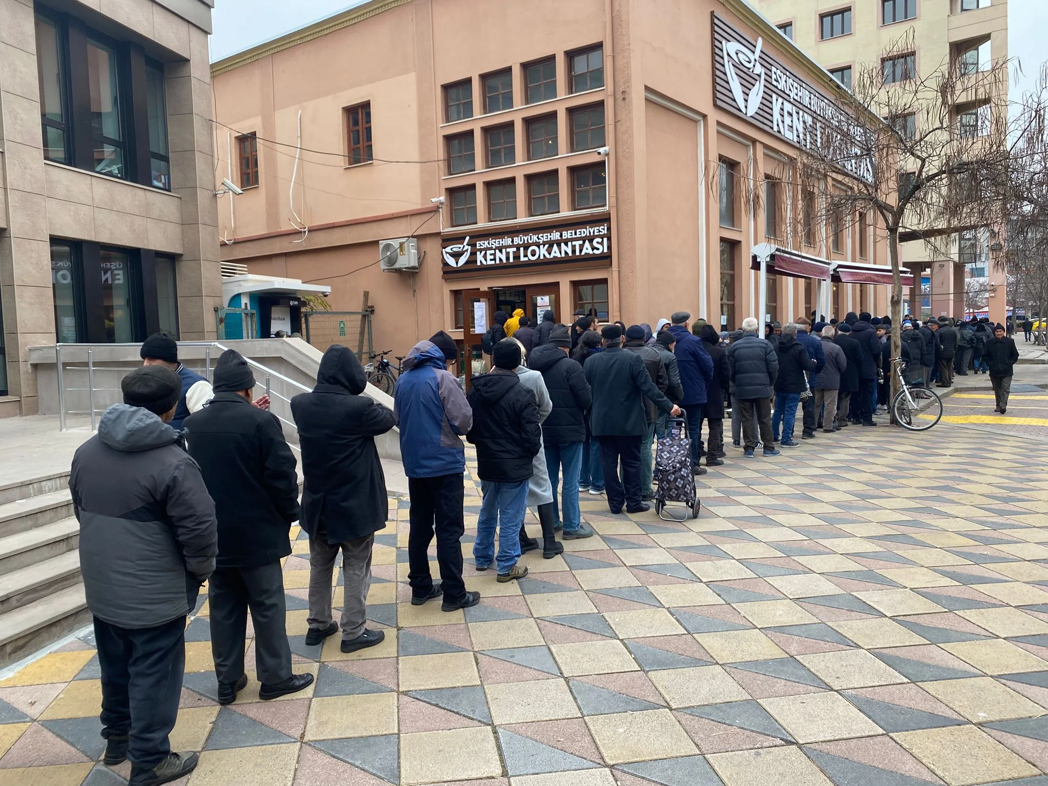 Eskişehir’de kent lokantası’na soğuk havaya rağmen yoğur ilgi