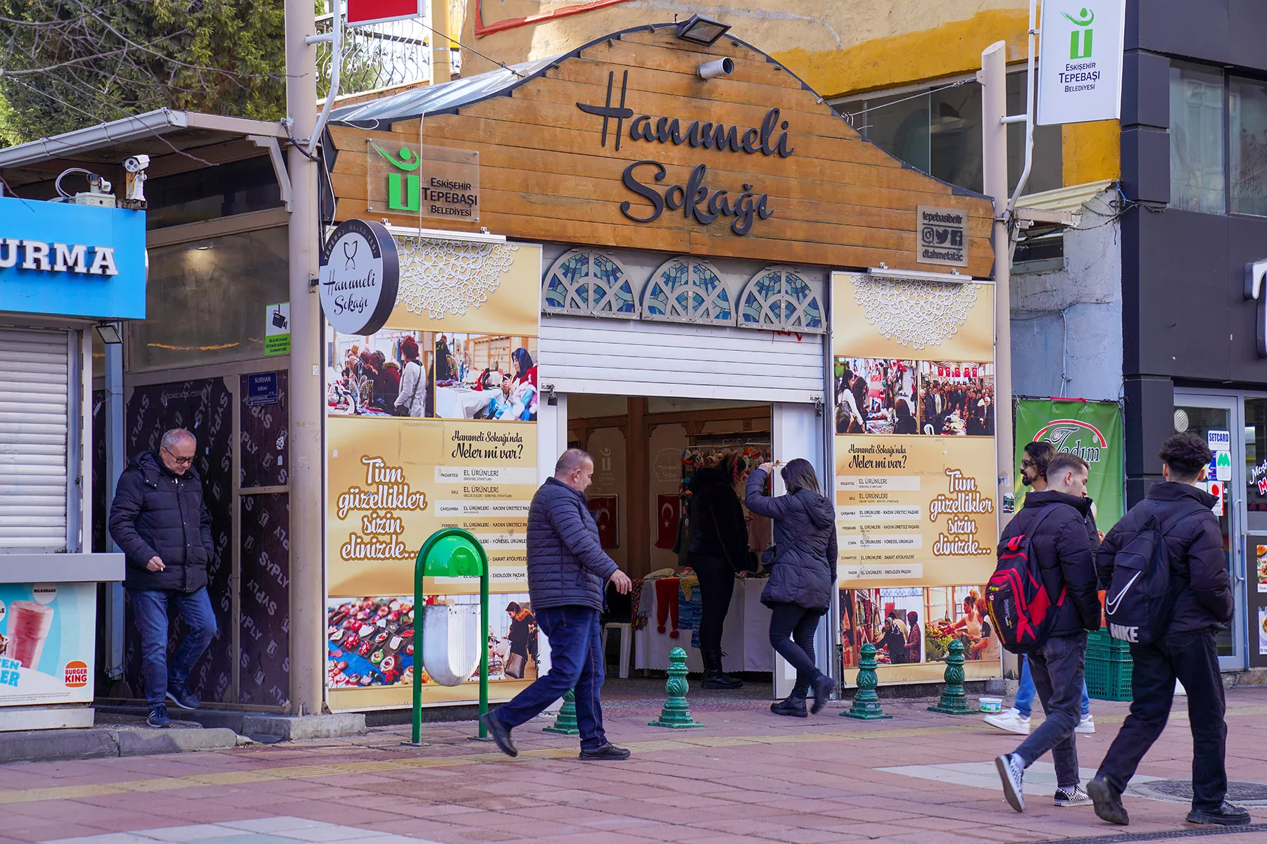 HANIMELİ SOKAK’TA YILBAŞI YOĞUNLUĞU