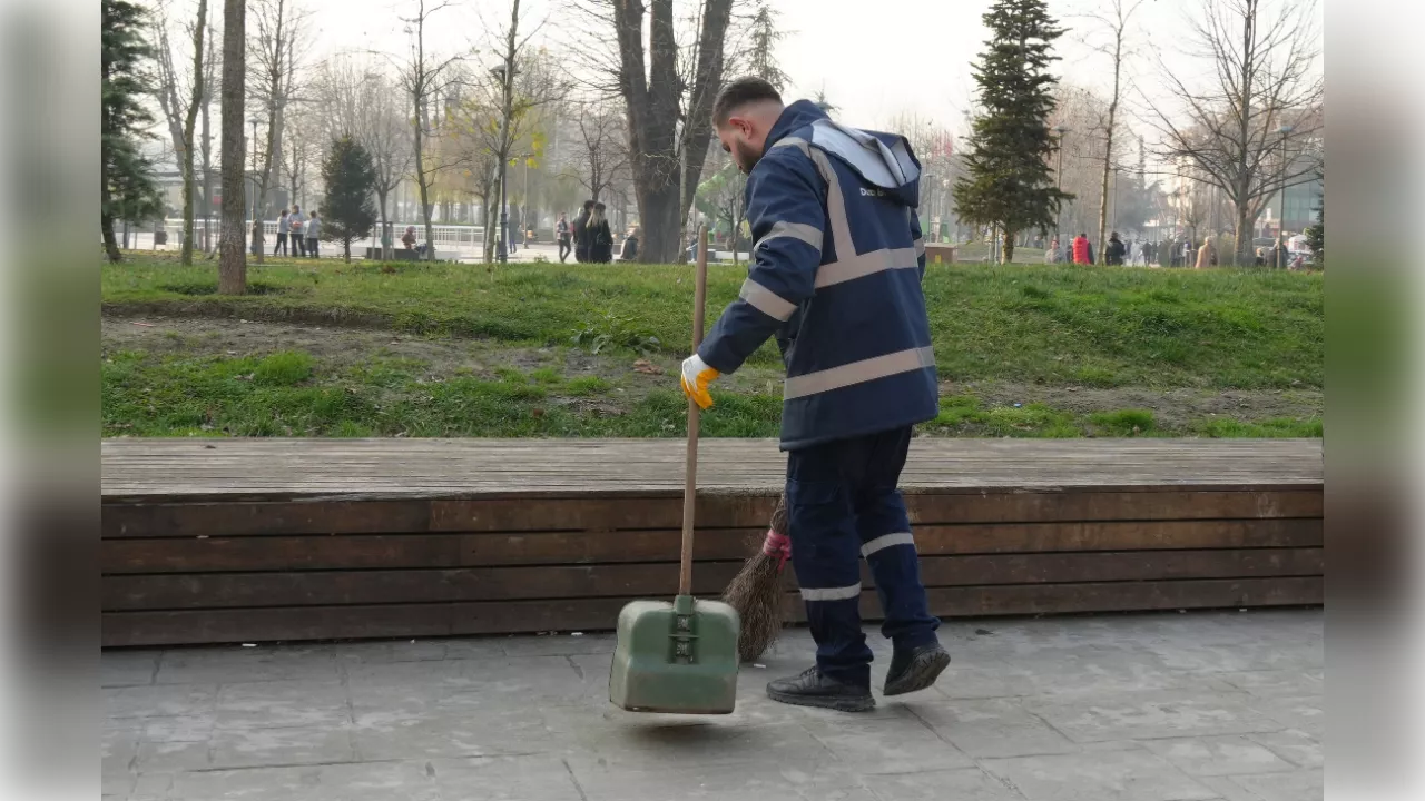 GÖRÜNTÜLER "BU KADARINA DA PES" DEDİRTTİ ÇEVREYİ KİRLETENLER KAMERALARA YANSIDI