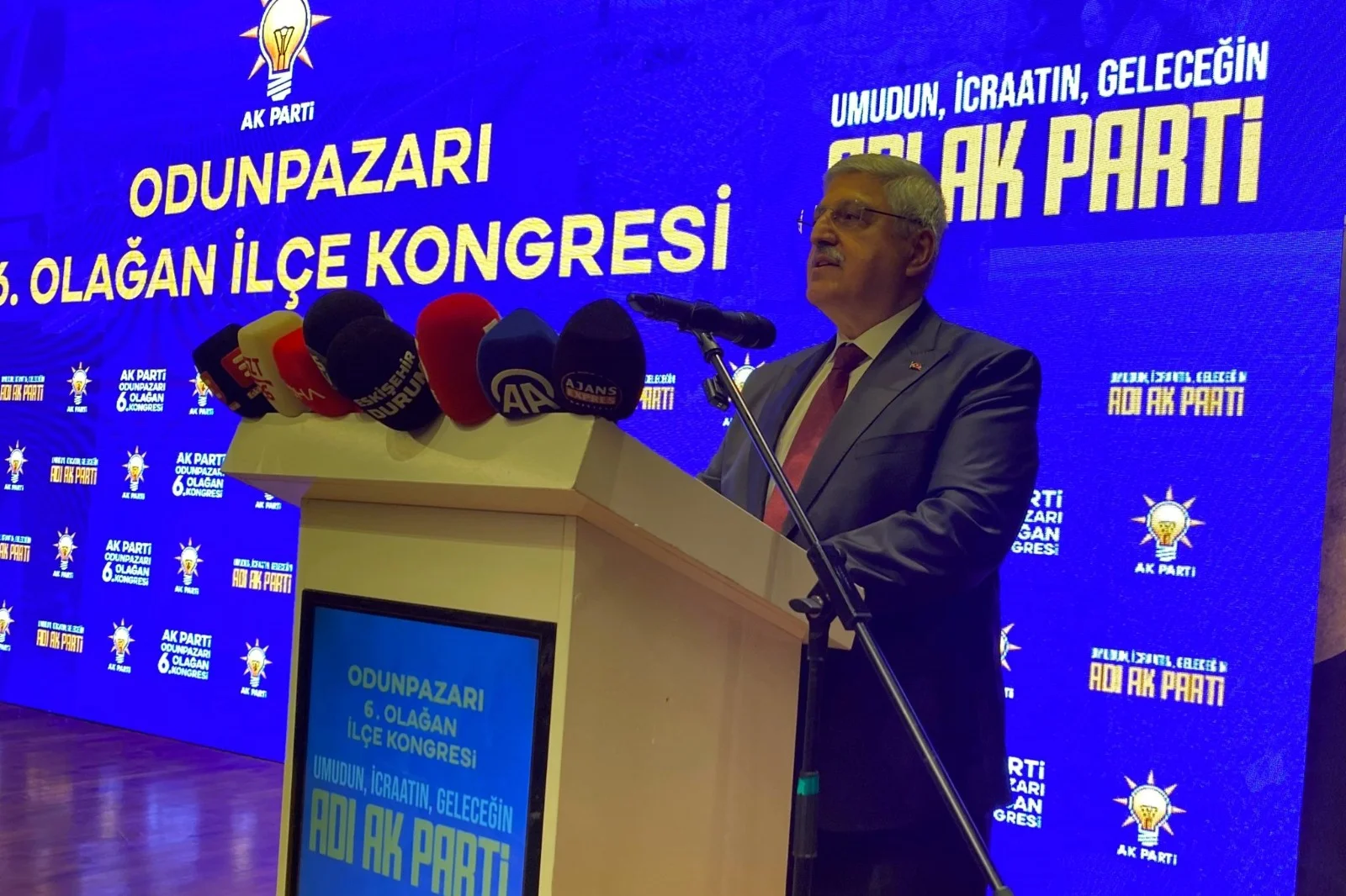 Vedat Demiröz: "Hizmet etmek ve gönüllere dokunmak AK Parti’nin önceliğidir"