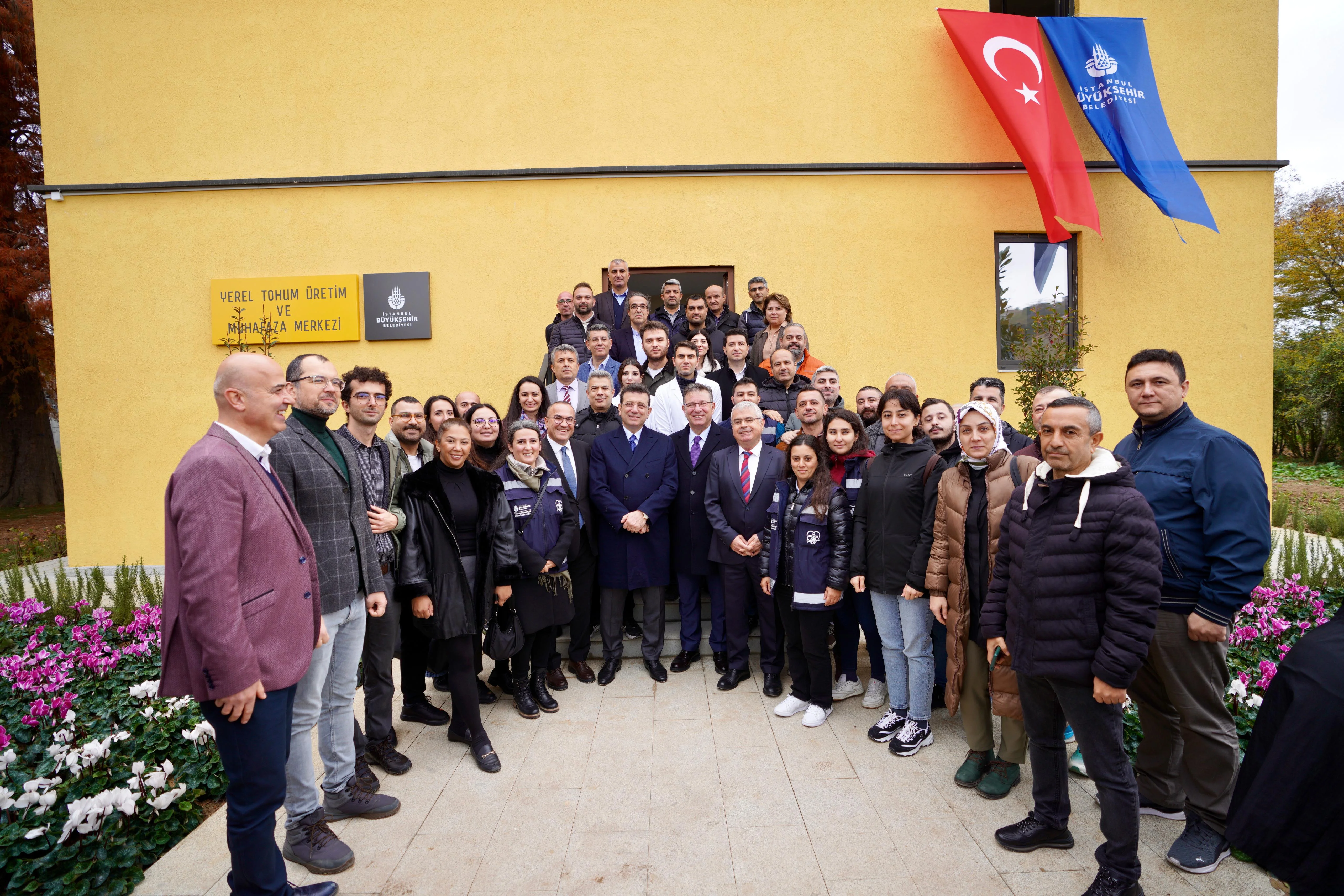 YEREL TOHUM ÜRETİM VE MUHAFAZA MERKEZİ’ BÜYÜKDERE ATATÜRK FİDANLIĞI İÇİNDE FAALİYETE GEÇTİ İSTANBUL’A ÖZGÜ ATALIK TOHUMLAR BURADA ÜRETİLECEK