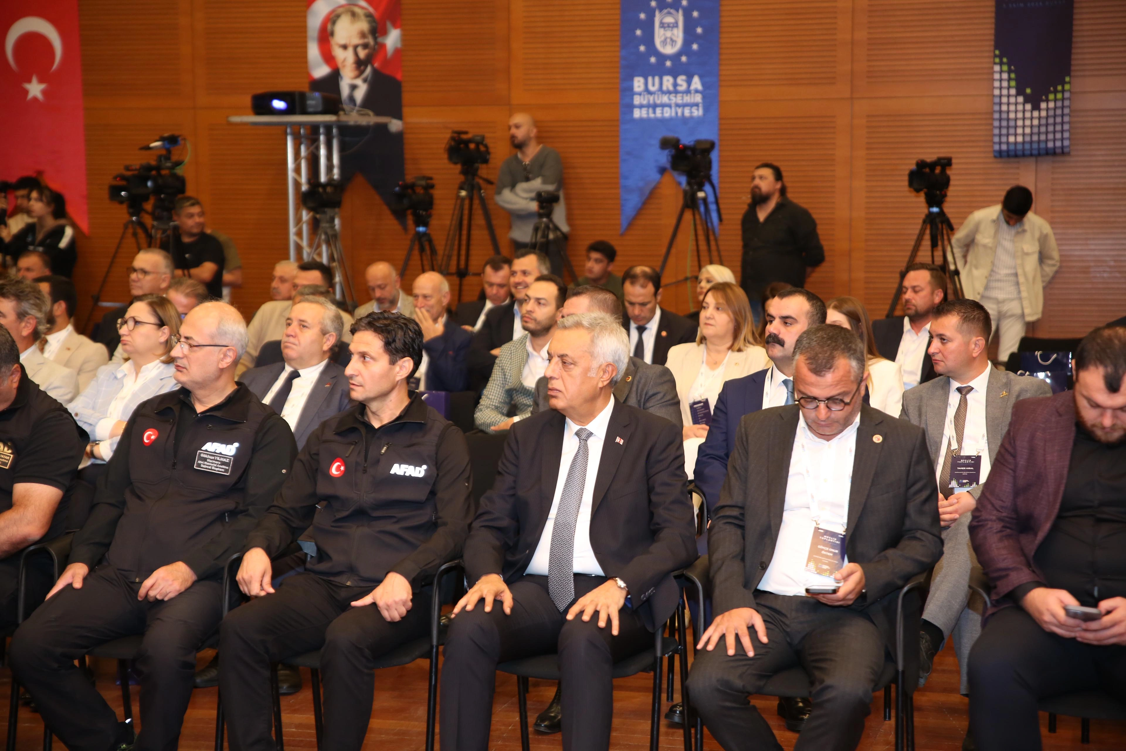 Başkan Bozbey, “Devasa kesintiler bizleri ve Bursa halkını zor duruma düşürmektedir”