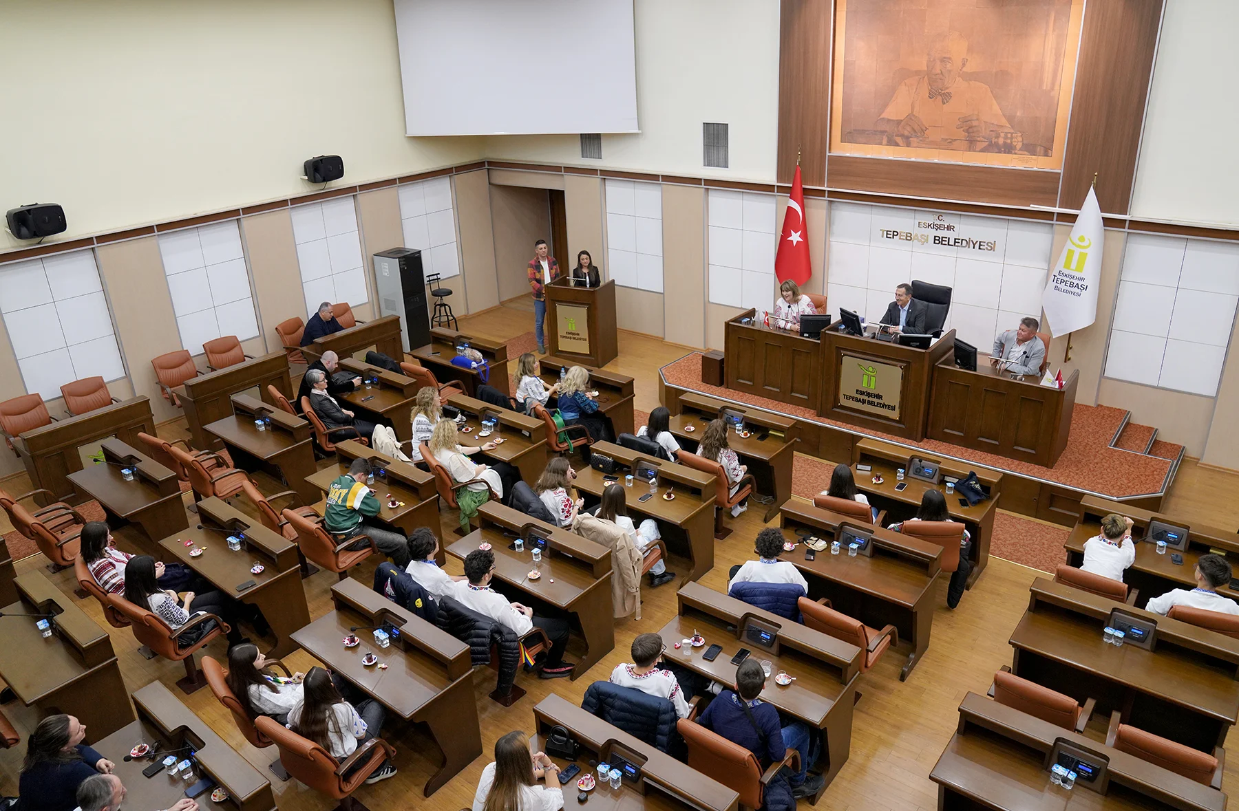 KÖSTENCELİ ÖĞRENCİLERDEN BAŞKAN ATAÇ'A ZİYARET