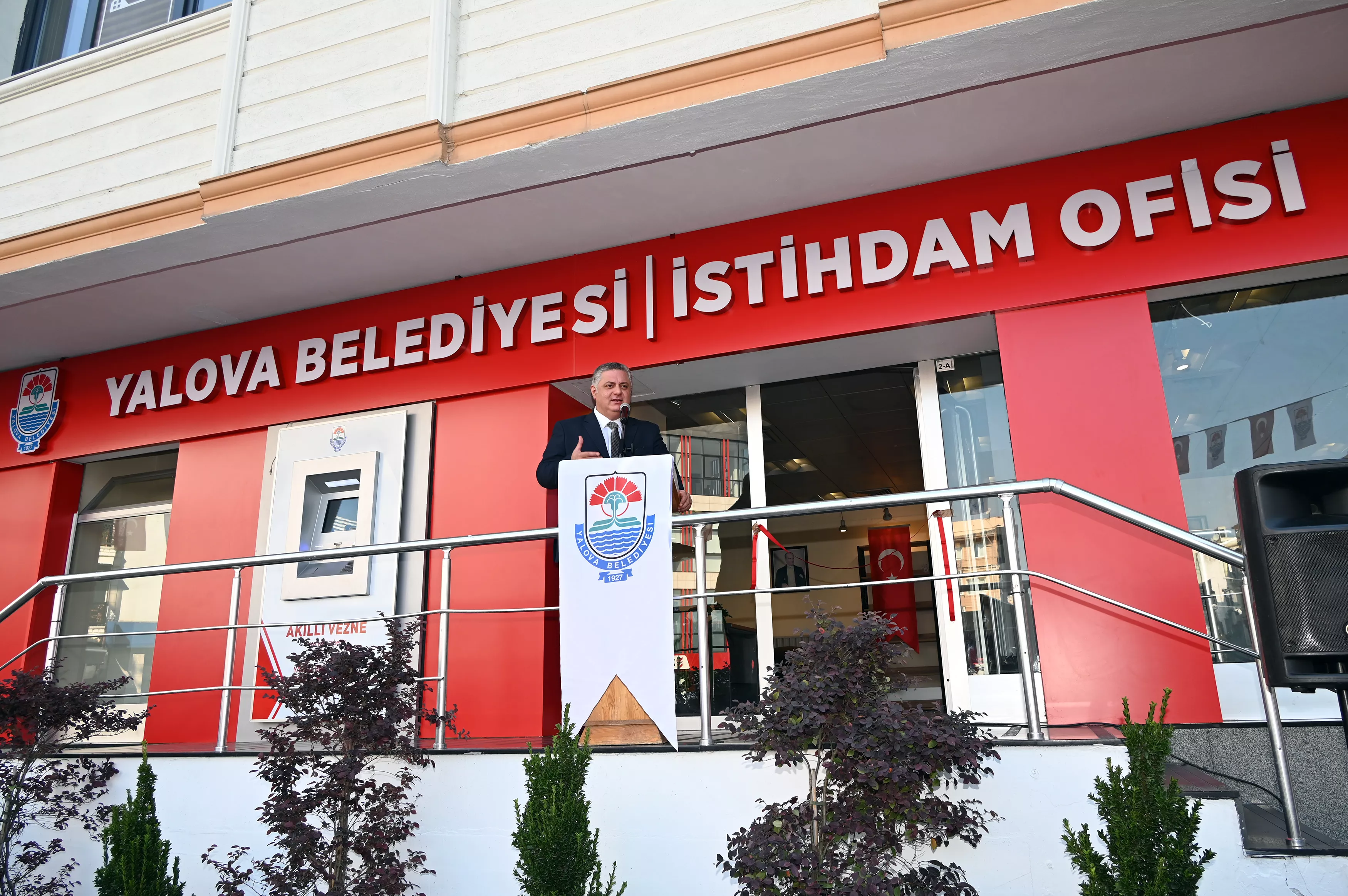 YALOVA BELEDİYESİ İSTİHDAM OFİSİ 2024 YILINDA 250 KİŞİNİN İŞE YERLEŞTİRİLMESİNE VESİLE OLDU