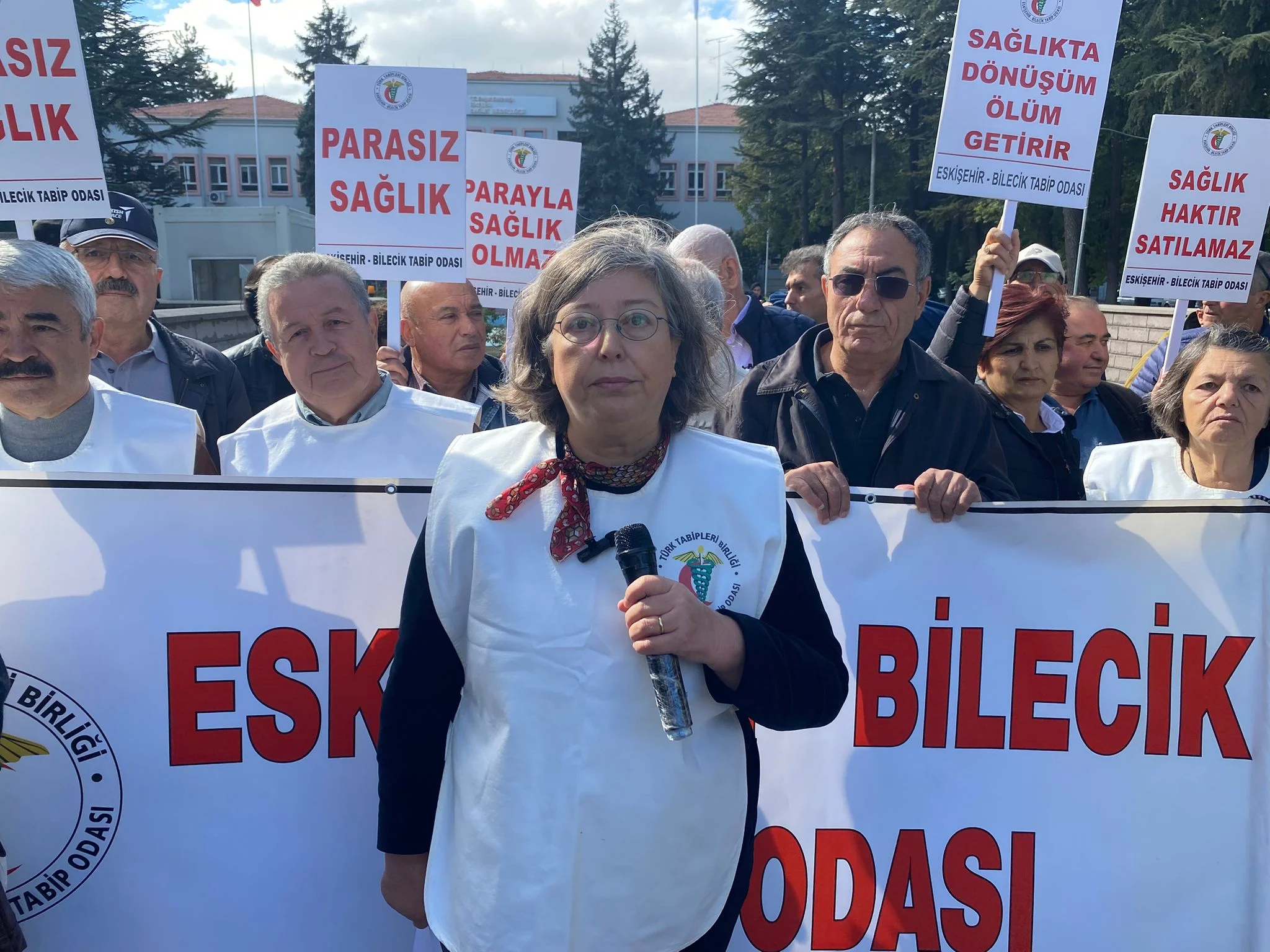 Eskişehir-Bilecik Tabip Odası: “Sağlık Bakanı’nın ülkemizin sağlığını yönetemeyeceği açıktır”