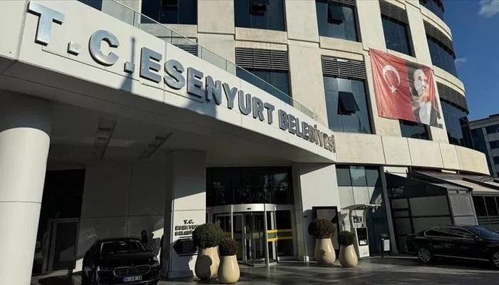 Görevden uzaklaştırılan Ahmet Özer&#039;in Esenyurt Belediyesi&#039;nde işe aldığı 7 akrabası işten çıkarıldı