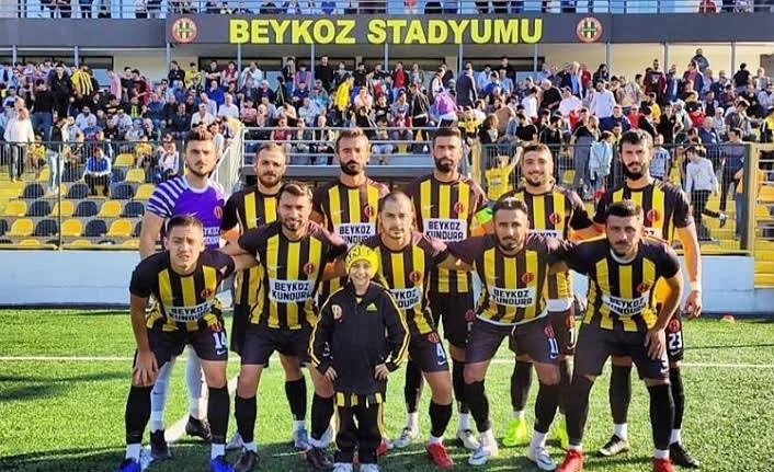 TFF 2. Lig Beyaz gruptaki zirve yarışını yakından ilgilendiren karşılaşmada Beykoz A.Ş. 2-0 geriye düştüğü mücadelede Adana 01 FK'yı 4-2 mağlup etti.