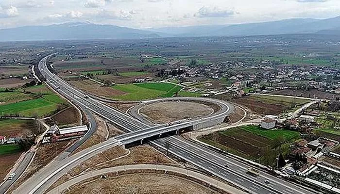 İstanbul’a gidecekler dikkat! O güzergahlar trafiğe kapatılacak saat verildi