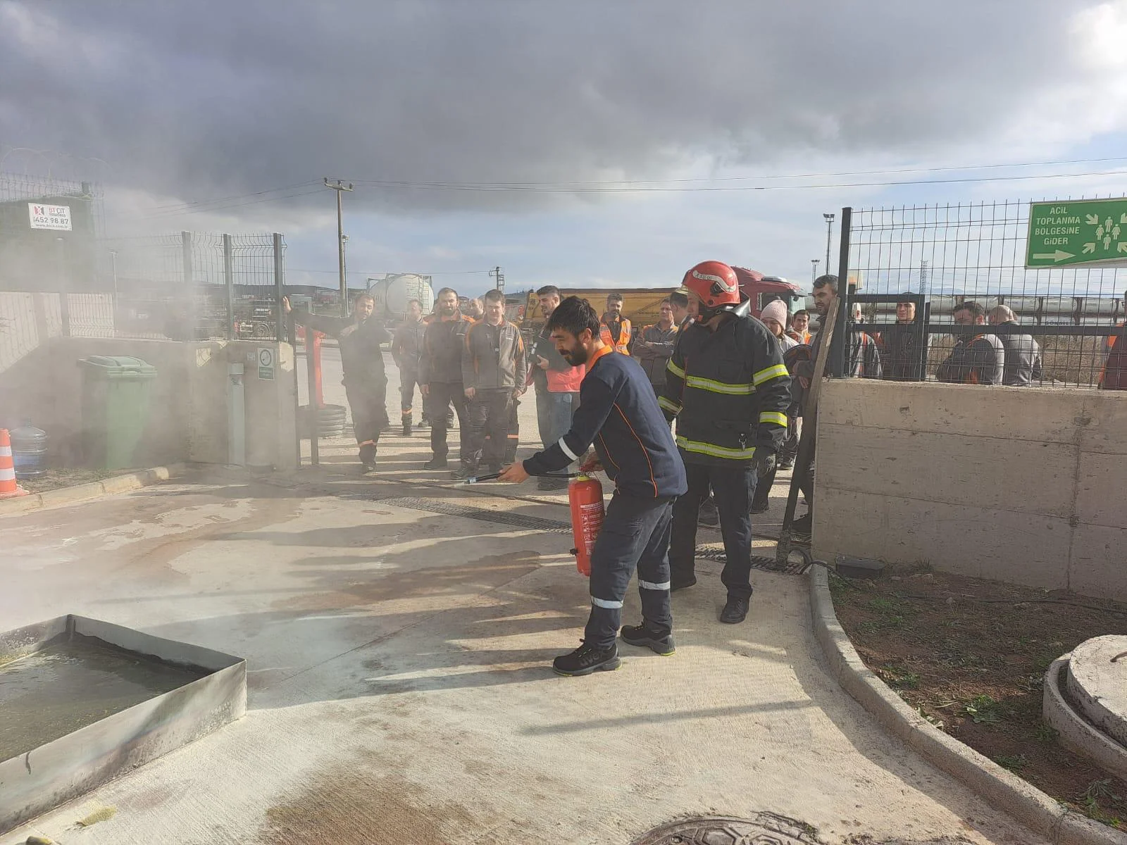 Büyükşehir İtfaiyesi’nde eğitimler tam gaz