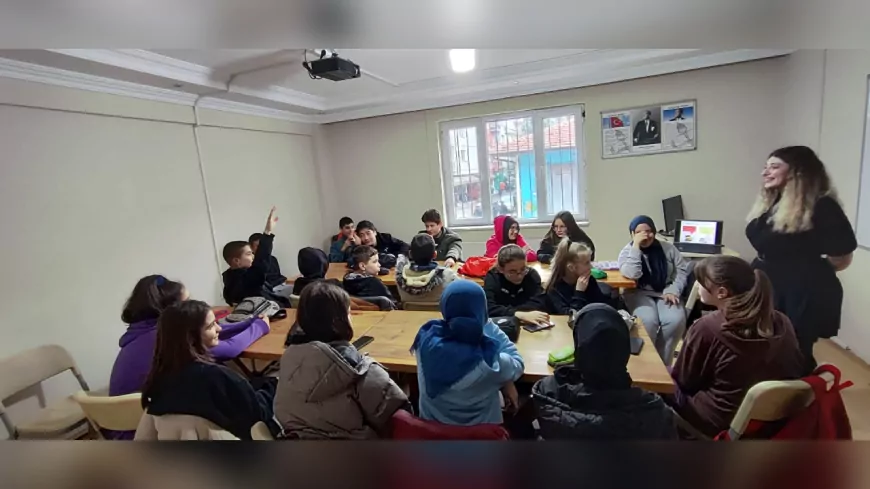 Emek Gençlik Merkezi ve Halk Merkezi’nde “Sınav Kaygısı ve Baş Edebilme Yöntemleri” semineri düzenlendi