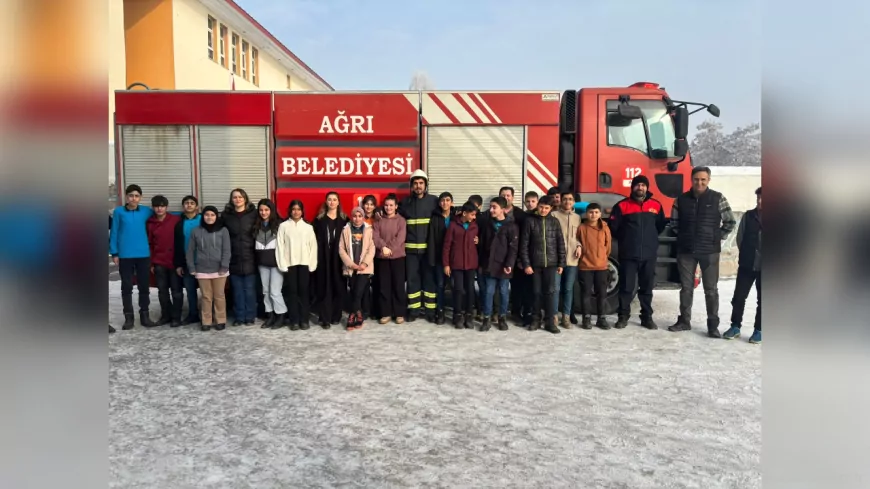 Ağrı Belediyesi İtfaiye Müdürlüğünden Öğrencilere Yangın Güvenliği Eğitimi