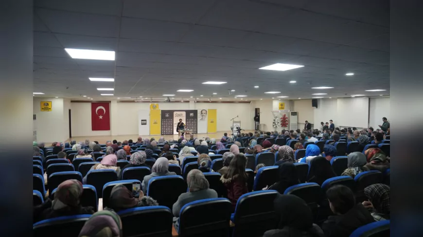 KONYA BÜYÜKŞEHİR’İN ŞEHİR KONFERANSLARI İLÇELERİN SOSYAL VE KÜLTÜREL HAYATINA KATKI SAĞLIYOR