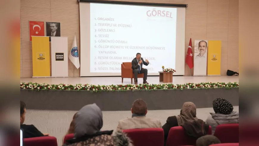 KONYA BÜYÜKŞEHİR’İN ŞEHİR KONFERANSLARI İLÇELERİN SOSYAL VE KÜLTÜREL HAYATINA KATKI SAĞLIYOR