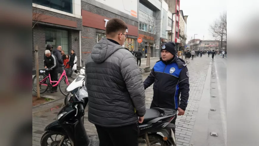 İSTANBUL CADDESİ’NDE MOTOSİKLET DENETİMİ YARIM SAATTE 16 KİŞİ TESPİT EDİLDİ KURALA UYMAYANLARA CEZAİ İŞLEM UYGULANDI HEM MOBESELER, HEM DE EKİPLER DENETİMDE