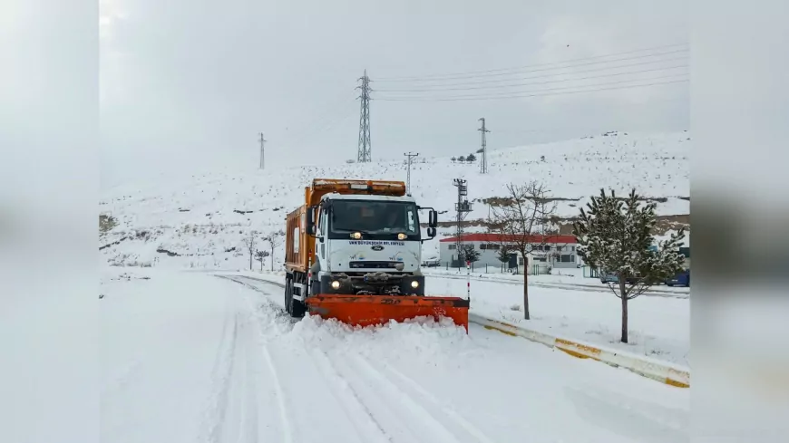 Büyükşehir Belediyesi karla mücadele çalışmalarını sürdürüyor