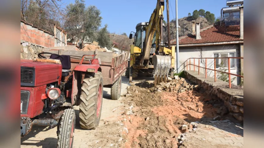 ORHANGAZİ MAHALLESİNDE CADDE VE SOKAKLAR YENİLENİYOR