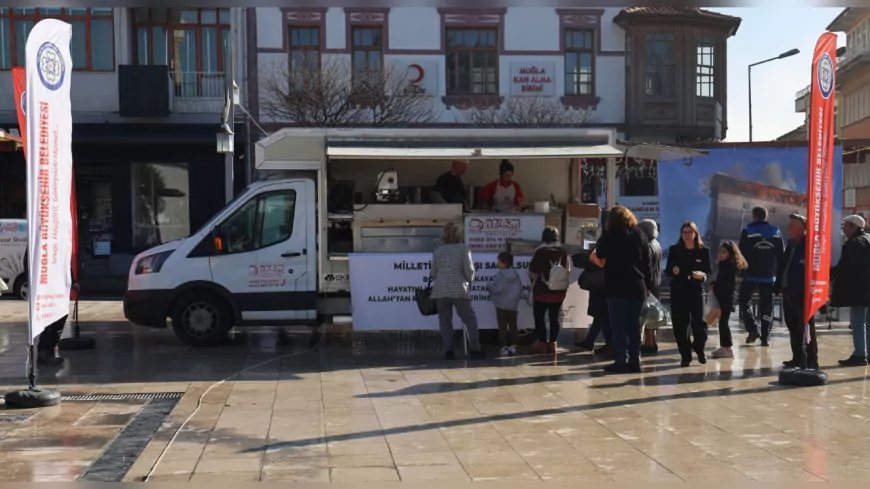 Büyükşehir Yangında Hayatını Kaybedenler İçin Lokma Dağıttı