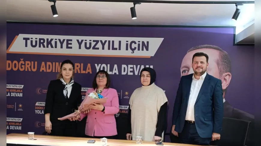 AK Parti Odunpazarı İlçe Kadın Kolları'nda bayrak değişimi