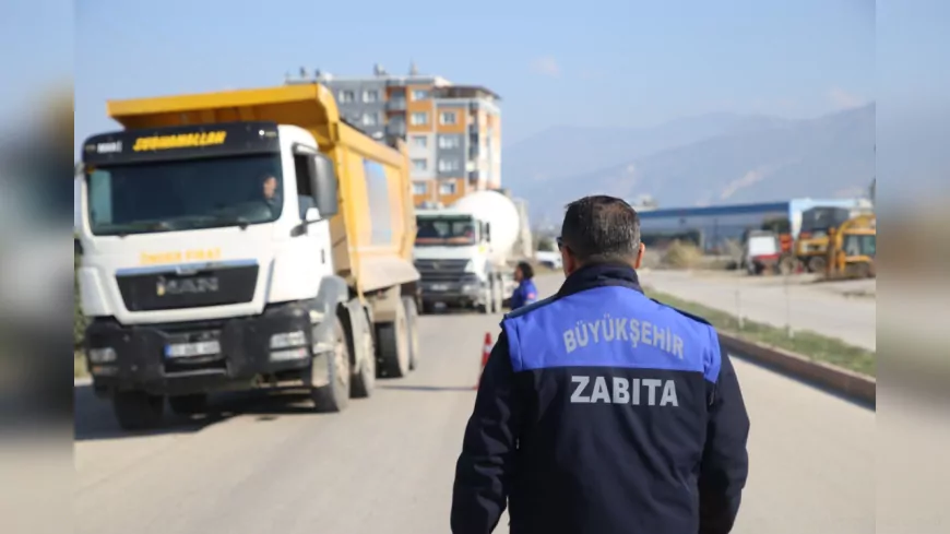 Hatay Büyükşehir Belediyesi, Dronla Toplu Ulaşım ve İş Makinesi Denetimi Gerçekleştiriyor