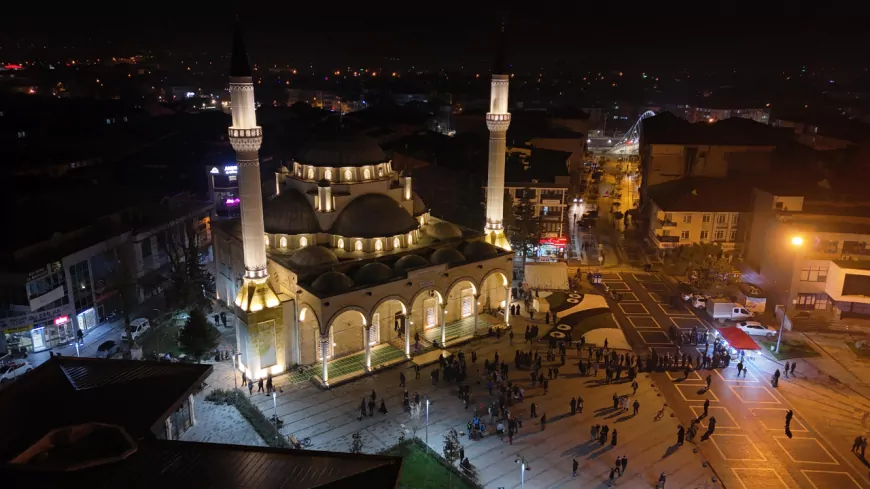 Düzce Belediyesi’nden Kandil İkramı