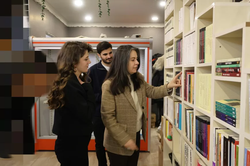 Ağrı'da Yeni Kitap Kafe Açılışı, Başkan Hazal Aras'ın Katılımıyla Gerçekleşti