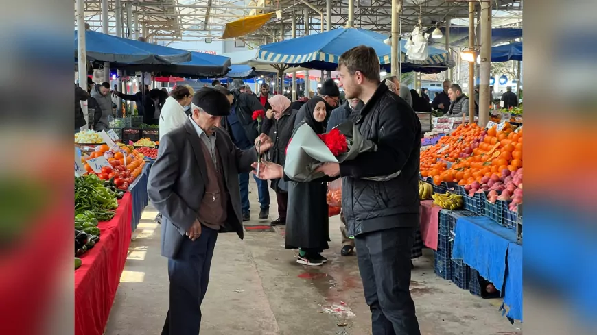 Sakarya Büyükşehir Belediyesi, Miraç Kandili'nde Vatandaşlara Karanfil Dağıttı