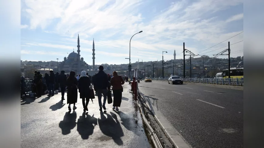 İstanbul'da Haftalık Hava Durumu: Güneşli Hava Devam Ediyor, Pazartesi Soğuyacak