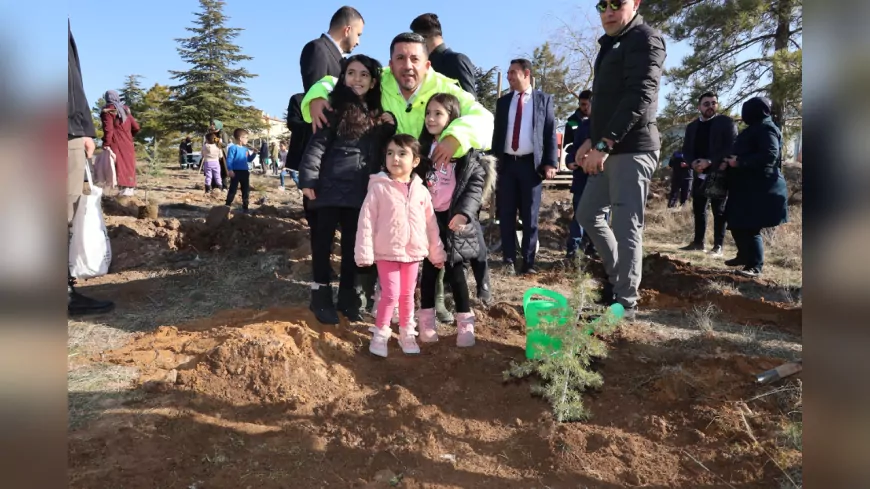 1.Sınıf Öğrencileri için Binlerce Fidan Toprakla Buluştu