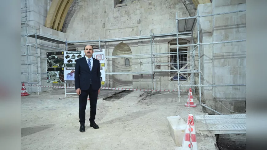 Başkan Altay: Hatay Habib-i Neccar Camii’nin Yeniden İmal Edilen Ahşap Kubbesi Yerine Yerleştirildi