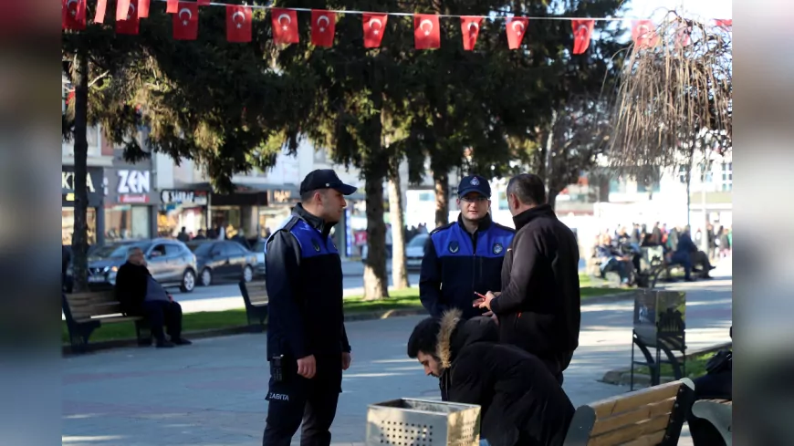 Büyükşehir Zabıta Ekipleri, Temiz Bir Sakarya İçin Devriye Atıyor