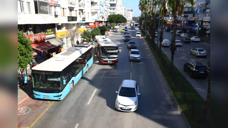 Antalya'da Otobüs Şeridi Uygulaması Başladı: İlk Etap Mevlana Kavşağı ile Güllük Kavşağı Arasında