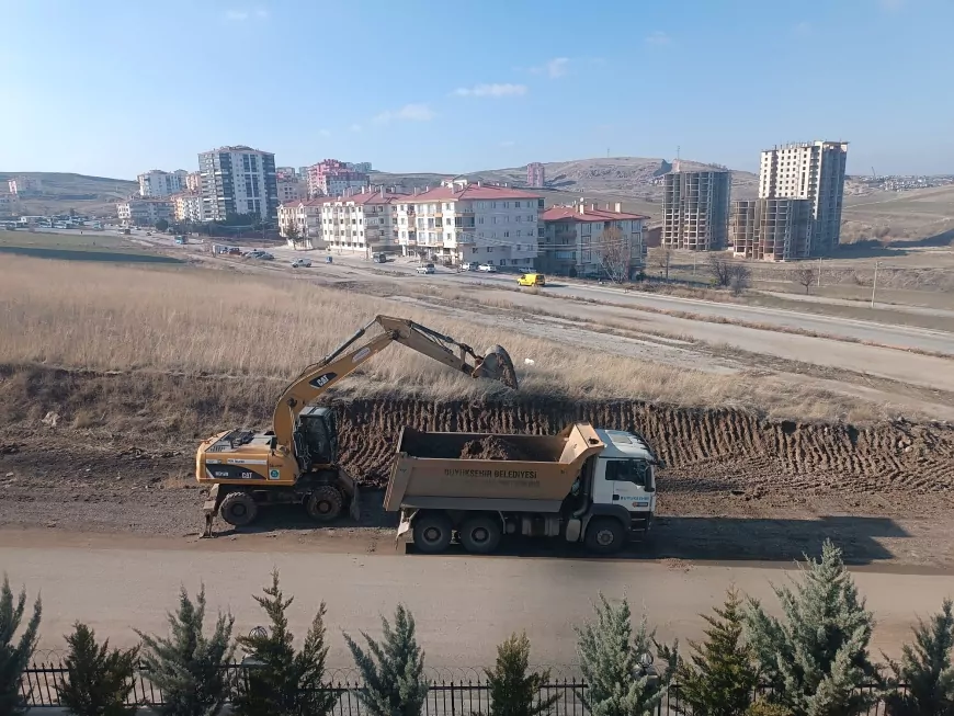 Mansur Yavaş: 'Pursaklar'da Ulaşımı Rahatlatacak Yol Çalışması Başladı'