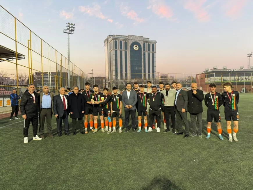 Şanlıurfa Büyükşehir Belediye Spor Kulübü U18 Takımı, Ligi Lider Olarak Tamamladı