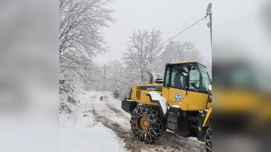 Trabzon’da Karla Kapanan Mahalle Yolları Açılıyor