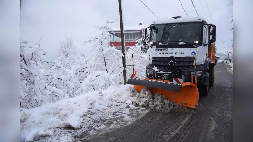 Giresun Belediyesi, Yüksek Mahallelerde Karla Mücadele Çalışmalarını Hızla Başlattı