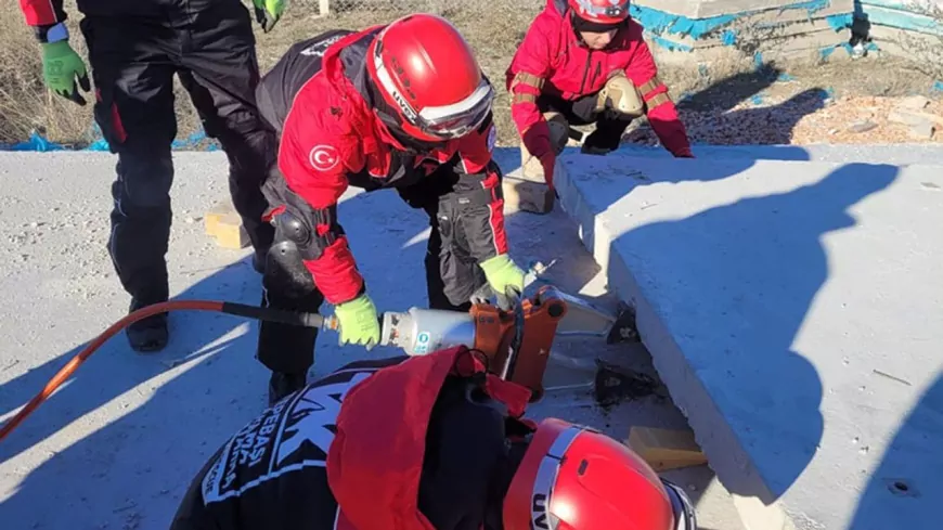 Eskişehir'de arama kurtarma ekiplerine uygulamalı eğitim