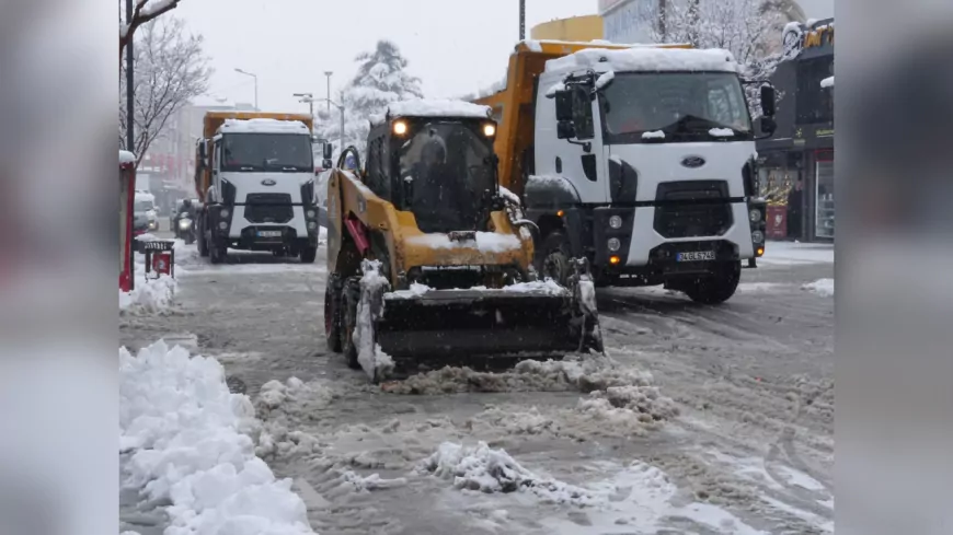 Düzce Belediyesi, Kar Yağışının Ardından Tamirat Çalışmalarına Başladı