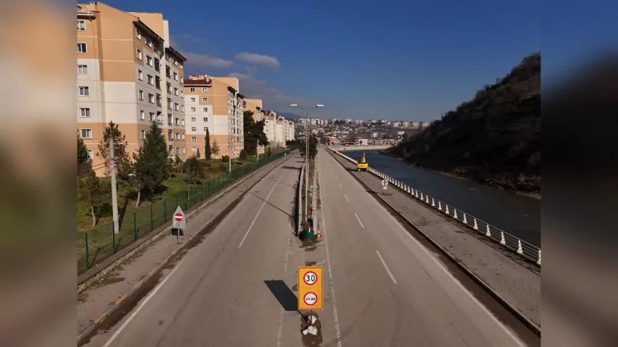 Karabük’te Zonguldak ve Melise Caddelerinde Yenileme Çalışmaları Sürüyor