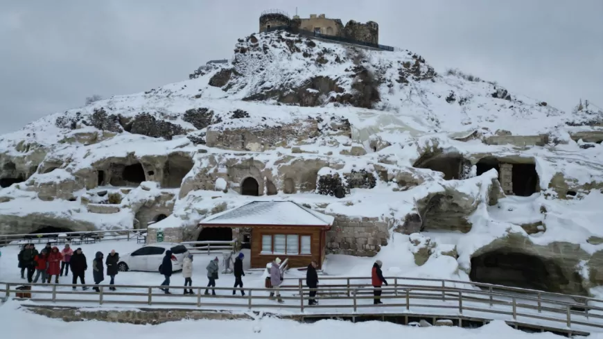 Kayaşehir, Yerli ve Yabancı Turistleri Tarihi Zenginlikleriyle Ağırlıyor