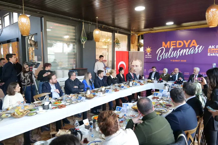 Ak Parti Eskişehir İl Başkanlığı Basın Mensupları İle Bir Araya Geldi