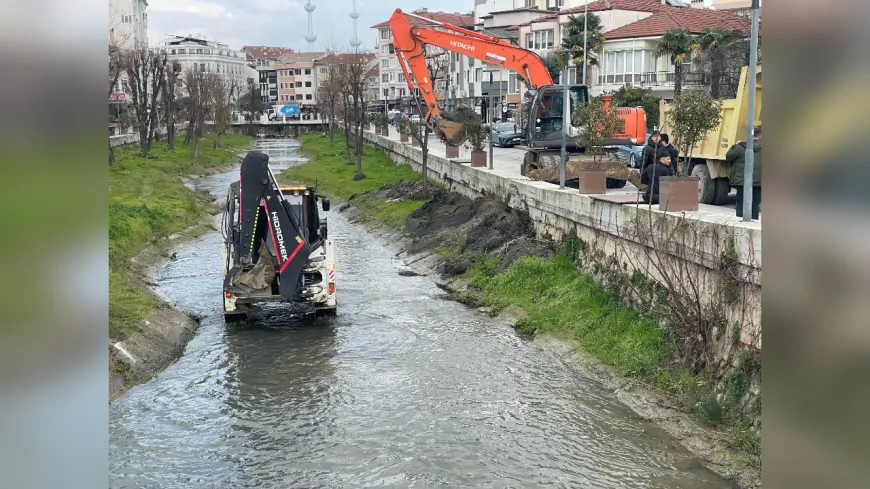 Yalova Belediyesi’nden Safran Deresi’nde Kapsamlı Temizlik Çalışması